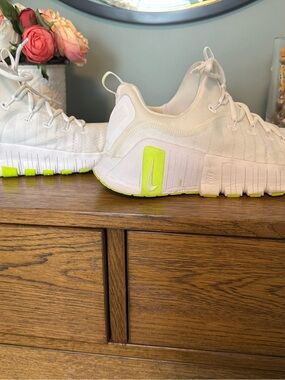 Nike men’s free Metcon 6 sneakers - size 10.5
